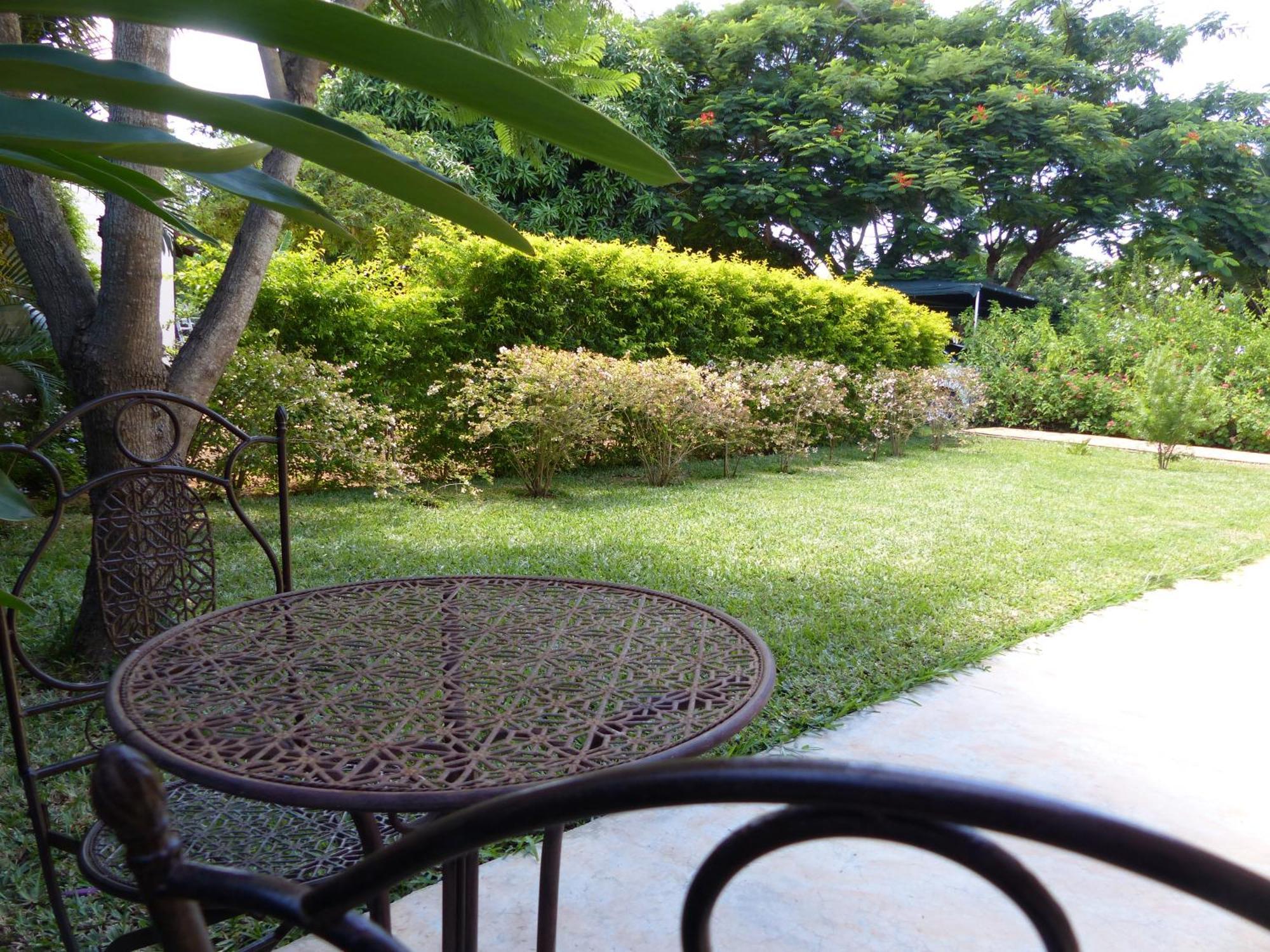 Ancha'S Oasis Hotel Maputo Exterior photo